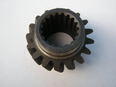 Pinion reductor Tractor U650, Z17, 31.16.243 foto