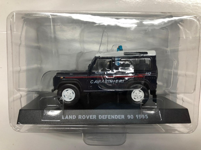 Macheta Land Rover Defender 90 - 1995 CARABINIERI scara 1:43