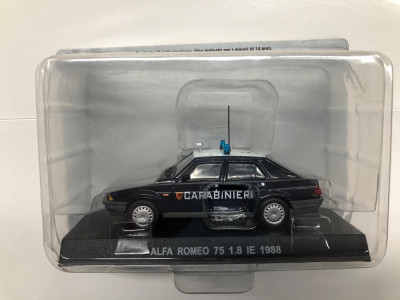 Macheta Alfa Romeo 75 1.8 IE - 1988 CARABINIERI scara 1:43 foto