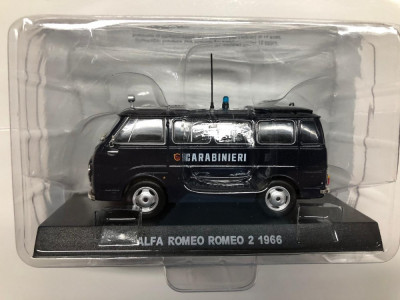 Macheta Alfa Romeo Romeo 2 - 1966 CARABINIERI scara 1:43 foto