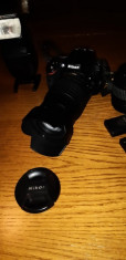 Nikon D5100 cu obiective 18-55 mm ?i 18-105 mm + accesorii foto