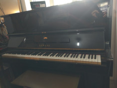 Pianina Yamaha neagra impecabila, cu garantie si acordaj foto