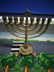 Menorah( Hanukiya) - cu 9 brate foto