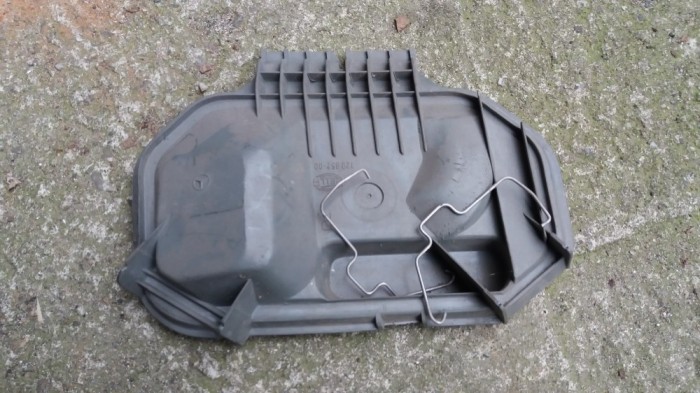 Capac far dreapta Mercedes 124