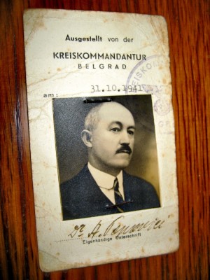 ww2-al 3 lea Reich-Permis de sedere noaptea in Belgrad Comandament Central. foto