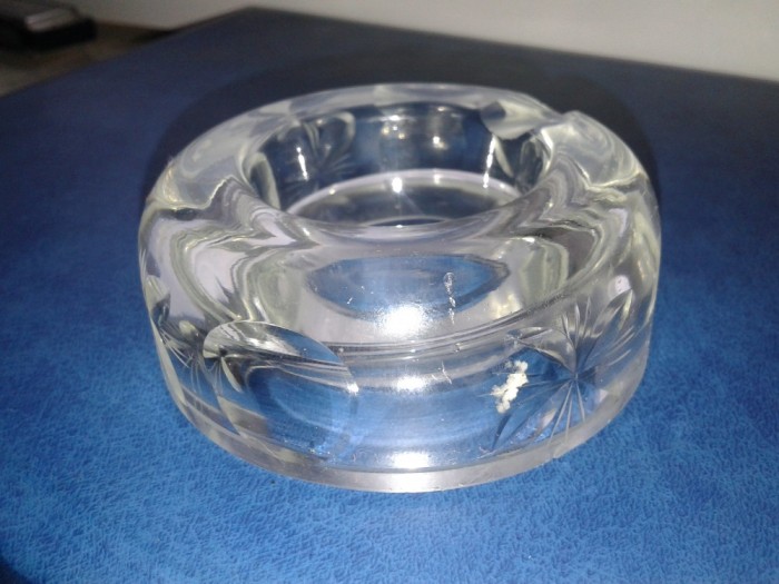 SCRUMIERA CRISTAL VECHE SCRUMIERA CRISTAL VECHE