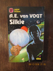 A E VAN VOGT - SILKIE. SCIENCE FICTION foto