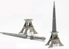 Turn Eiffel cutit pentru corespondenta Autentic HomeTV foto