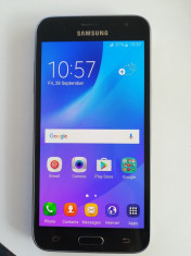 Samsung Galaxy J3 (2016) foto