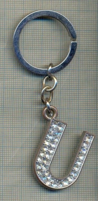 BRELOC Y262 PENTRU COLECTIONARI - LITERA ,,U" CU STRASURI