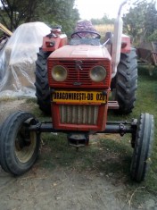 Tractor U445 foto