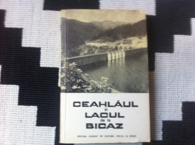 ceahlaul si lacul de la bicaz ghid turistic ed II revazuta UCFS 2 harti 1963 RPR foto