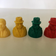 4 figurine plastic, bust de om, posibil pioni de joc, 2.5cm