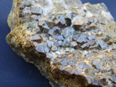 Specimen minerale - GRANAT (BB1) foto