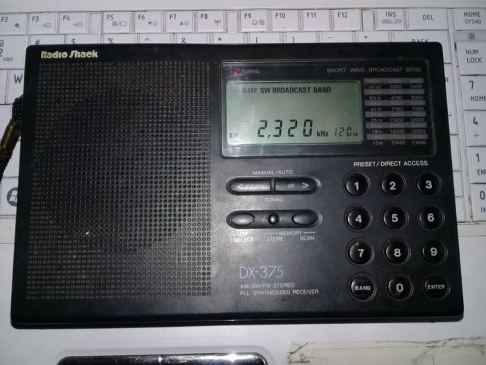 RADIO SHACK PLL SYNTHESIZED RADIO RECEIVER DX-375 AM/SW/FM STEREO 20