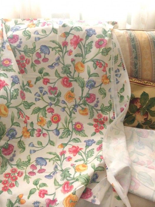 Material Metraj Draperii Sau Tapiterie Cu Model Floral Arhiva