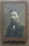 Portret barbat// fotografie pe carton, tip CDV, Romania 1900 - 1950, Portrete