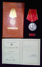 Republica Populara Romana Medalia Muncii IN CUTIE + BREVET datat 1964 SUPERB foto
