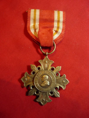 Crucea de Onoare Papala 1888 Vatican Papa Leon XIII ,bronz aurit foto