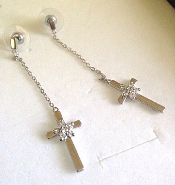 Cercei lungi CRUCIULITA placati cu aur alb 18k si cristale zirconia swarovski Cercei lungi CRUCIULITA placati cu aur alb 18k si cristale zirconia swarovski