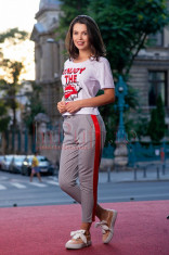 Pantaloni casual dama carouri cu banda rosie lateral foto