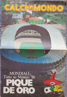 Doua reviste Calcio Mondo 1985 (nr 4 si nr 5, 1985) lipsa pagina de mijloc, plus foto