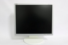 Monitor 19 inch LCD, NEC MultiSync EA191M, Silver &amp;amp; White, Panou Grad B foto