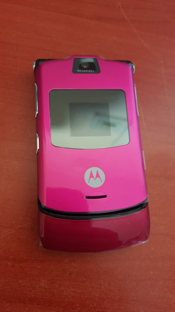 Telefon Motorola V3 ROZ / impecabile / MODEL IMPECABIL, Neblocat | Okazii.ro