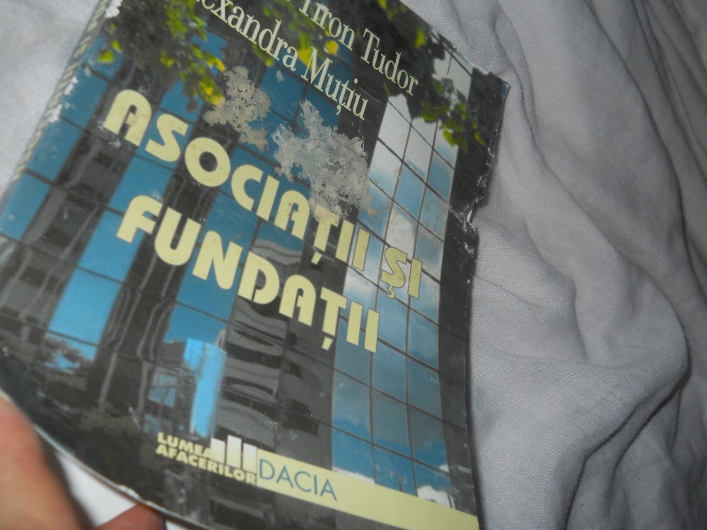 Asociatii si fundatii - Adriana Tiron Tudor, Al. Mutiu, 2000, Alta editura  | Okazii.ro