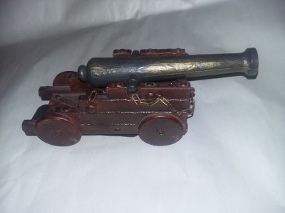 bibelou tip macheta TUN MEDIEVAL,Arma de lupta militara,Colectie,Transport.POSTA foto