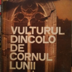 Vulturul dincolo de cornul lunii