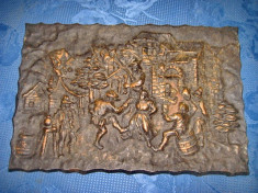 Aplica antica Petrecere campeneasca taraneasca recolta de Toamna-bronz masiv. foto