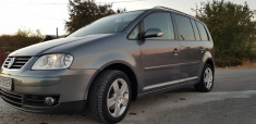 VW Touran 2.0 TDI DPF DSG Highline * Sistem audio ALPINE de peste 3000lei ! foto