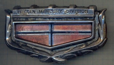 10 EMBLEMA VECHE AUTO PENTRU COLECTIONARI - LINCOLN MERCURY DIVISION - METALICA foto