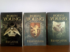 Robyn Young - ciclul Rebeliunea ( 3 tilturi: Rebeliunea, Renegatul, Regatul) foto