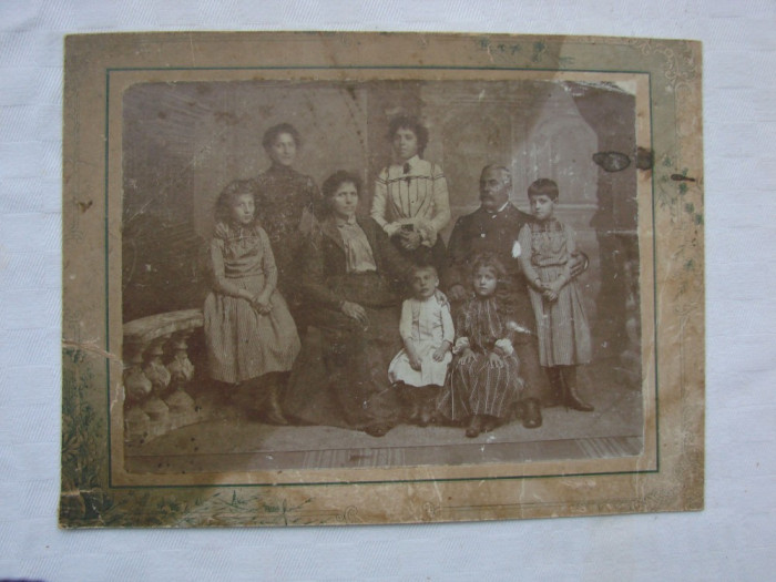 Fotografie veche de familie - format mare - perioada antebelica