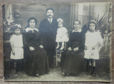 Portret de familie// fotografie pe carton foto
