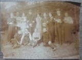 Ofiteri cu iubitele la padure// fotografie