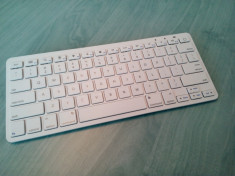 Mini tastatura bluetooth, stare perfecta foto