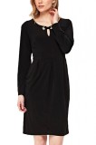 Rochie Midi Neagra Maneci Lungi Decolteu Rotund Inele Metalice Casual Fabricata in Romania