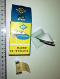 Cumpara ieftin SUPORT VINTAGE PENTRU SAPUN / PAMATUF CU MAGNET - NEFOLOSIT , IN CUTIE - RDG