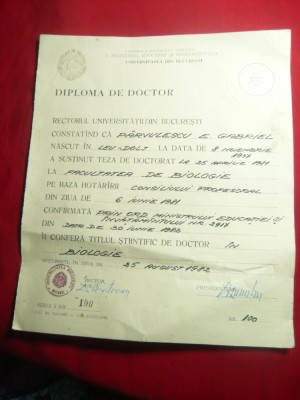 Diploma de Doctor in Biologie ,timbru sec ,25 aug.1982 foto