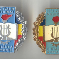 FESTIVALUL NATIONAL CANTAREA ROMANIEI 2 VARIANTE INSIGNE bronz & Aluminiu