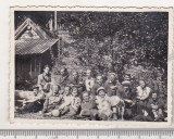 Bnk foto - Grup de excursionisti la Gura Diham 1951, Alb-Negru, Romania de la 1950, Cladiri
