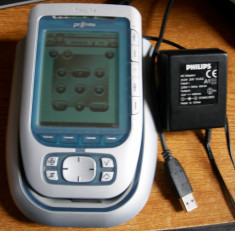 Vind o telecomanda Philips SBC-RU950 cu ecran tactil ,interfata USB foto
