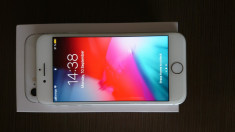 iPhone 8, 64GB, Silver, cutie completa, neverlocked, garantie foto