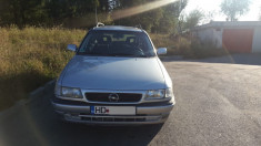 Opel Astra Caravan F: foto