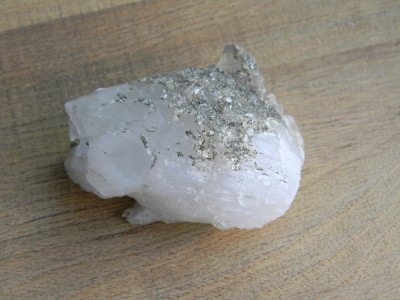 Specimen minerale - PIRITA PE CUART (B3) foto