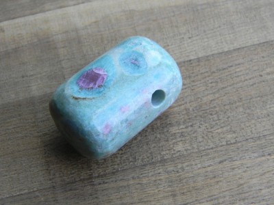 Specimen - RUBIN IN FUCHSIT (C12) foto