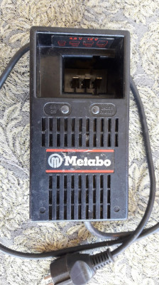 Incarcator Metabo USLG 230 . foto